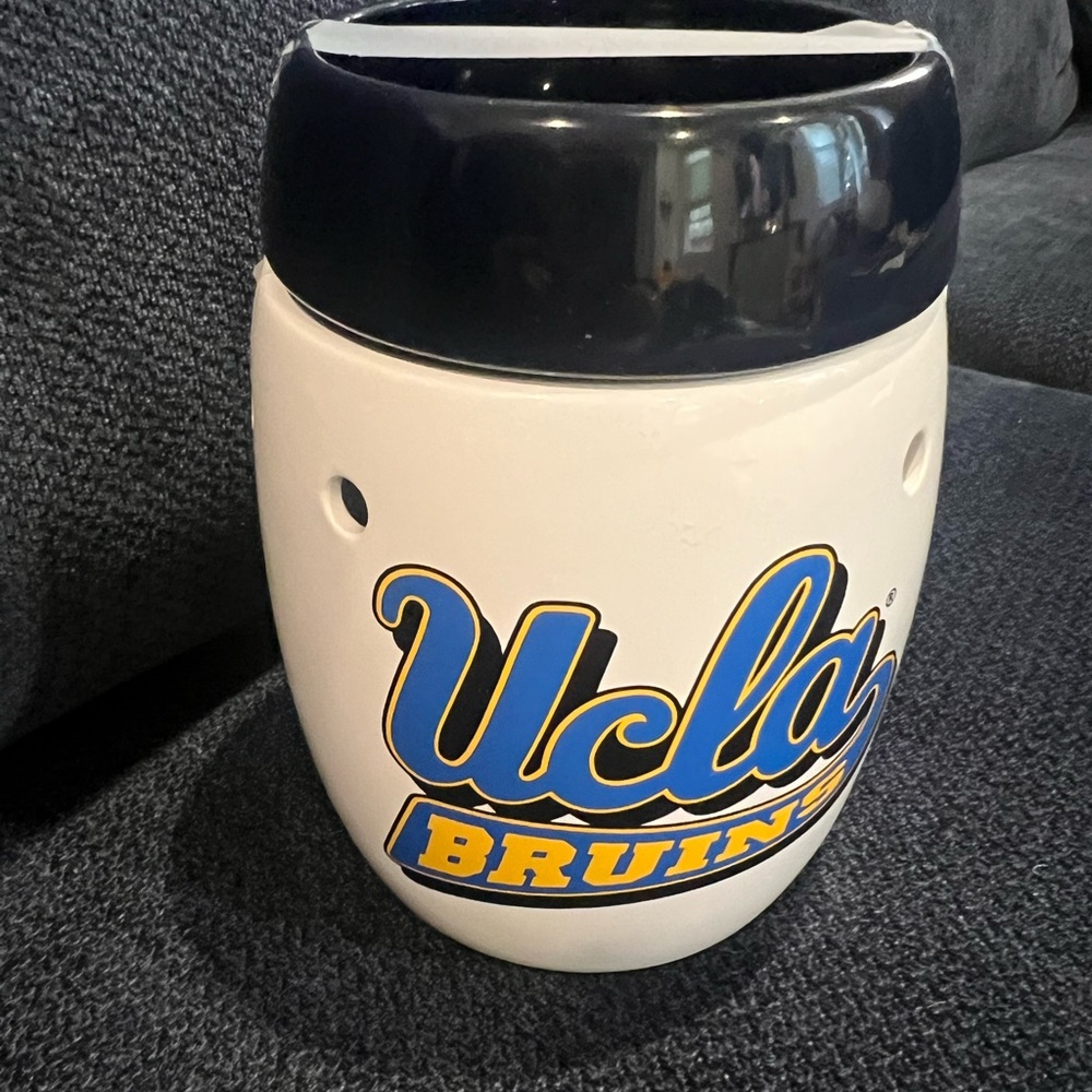 UCLA‎ SCENTSY Warmer